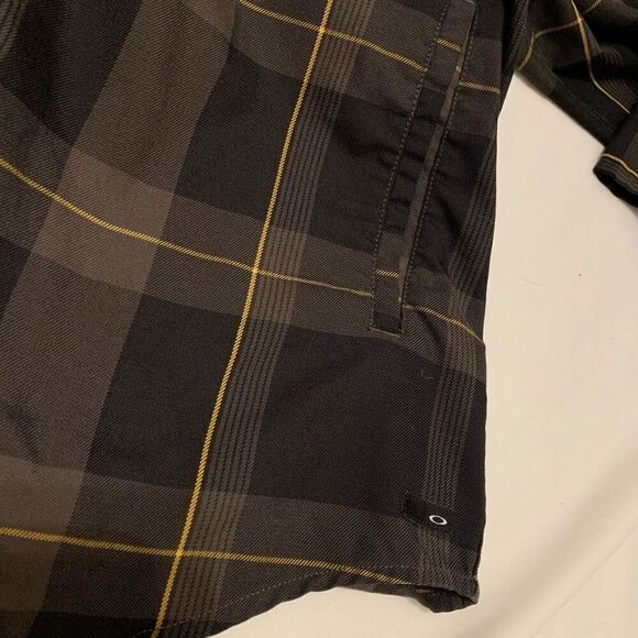 Oakley Sz M Plaid button down Shirt Jacket shacket with side pockets - Picture 6 of 9